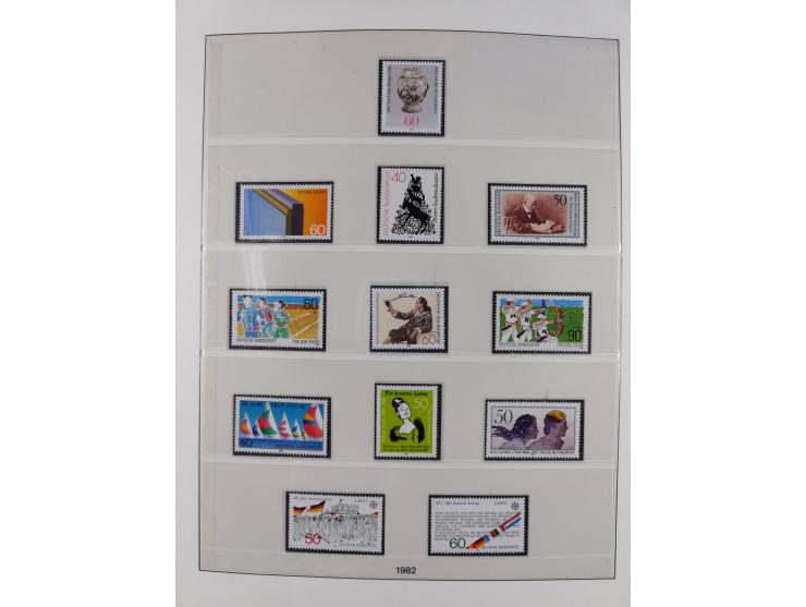 1945/90, ungebrauchte und postfrische Sammlung, oftmals komplett, dabei Bund/Berlin und DDR, DDR mit guten Dienstmarken inkl.