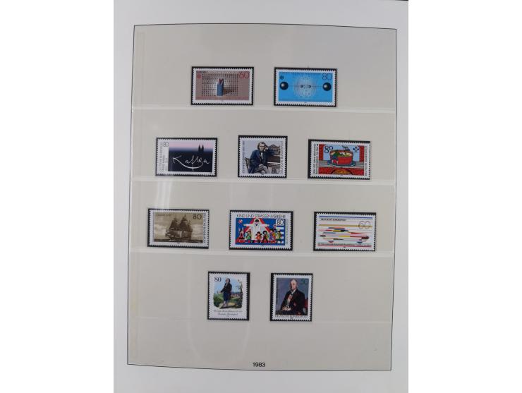 1945/90, ungebrauchte und postfrische Sammlung, oftmals komplett, dabei Bund/Berlin und DDR, DDR mit guten Dienstmarken inkl.