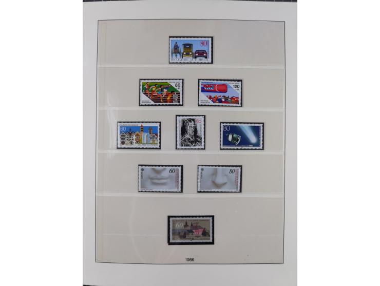 1945/90, ungebrauchte und postfrische Sammlung, oftmals komplett, dabei Bund/Berlin und DDR, DDR mit guten Dienstmarken inkl.