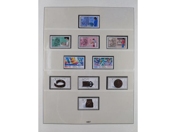 1945/90, ungebrauchte und postfrische Sammlung, oftmals komplett, dabei Bund/Berlin und DDR, DDR mit guten Dienstmarken inkl.