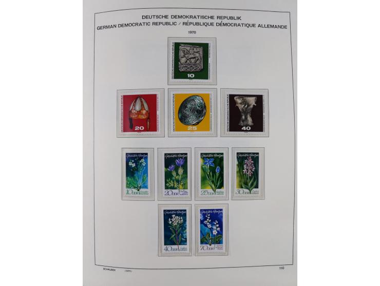 1945/90, ungebrauchte und postfrische Sammlung, oftmals komplett, dabei Bund/Berlin und DDR, DDR mit guten Dienstmarken inkl.