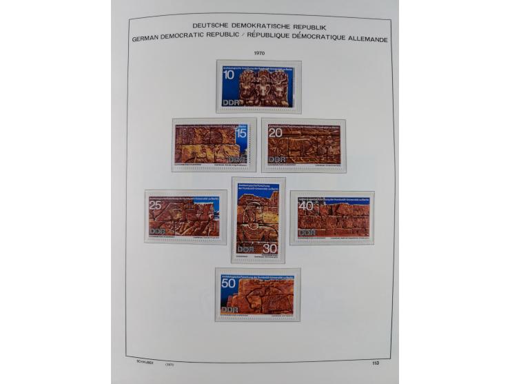 1945/90, ungebrauchte und postfrische Sammlung, oftmals komplett, dabei Bund/Berlin und DDR, DDR mit guten Dienstmarken inkl.