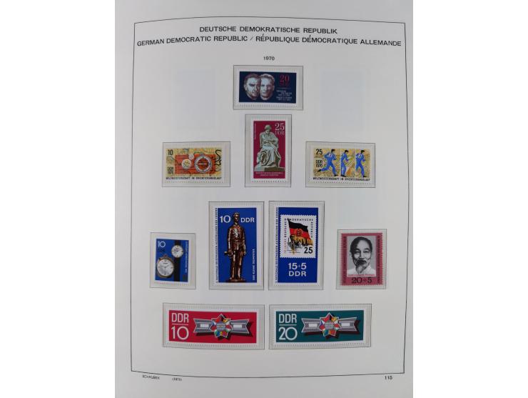 1945/90, ungebrauchte und postfrische Sammlung, oftmals komplett, dabei Bund/Berlin und DDR, DDR mit guten Dienstmarken inkl.