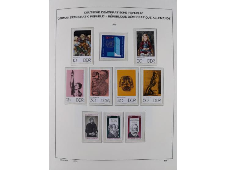 1945/90, ungebrauchte und postfrische Sammlung, oftmals komplett, dabei Bund/Berlin und DDR, DDR mit guten Dienstmarken inkl.