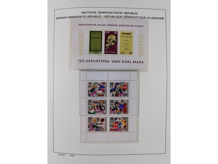 1945/90, ungebrauchte und postfrische Sammlung, oftmals komplett, dabei Bund/Berlin und DDR, DDR mit guten Dienstmarken inkl.