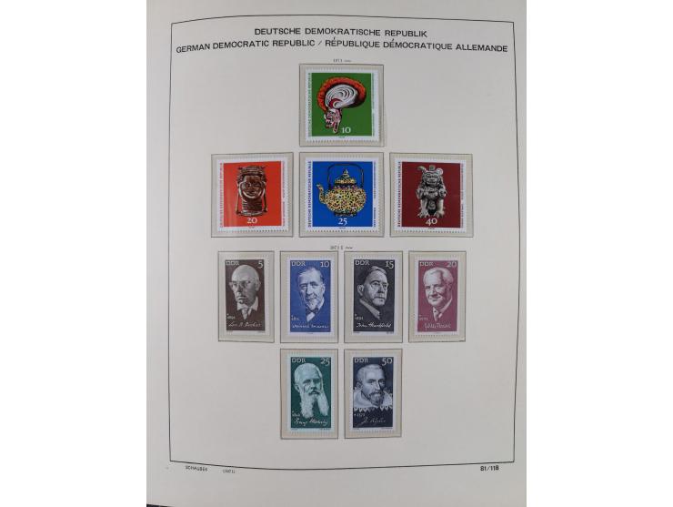 1945/90, ungebrauchte und postfrische Sammlung, oftmals komplett, dabei Bund/Berlin und DDR, DDR mit guten Dienstmarken inkl.