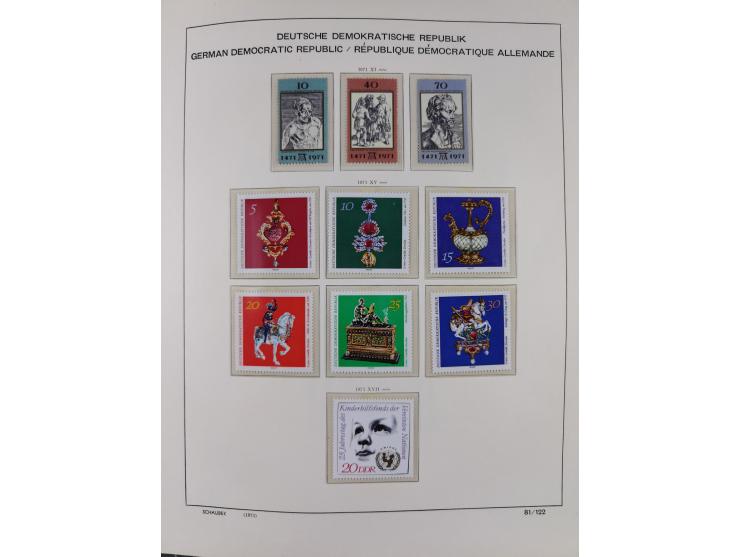 1945/90, ungebrauchte und postfrische Sammlung, oftmals komplett, dabei Bund/Berlin und DDR, DDR mit guten Dienstmarken inkl.