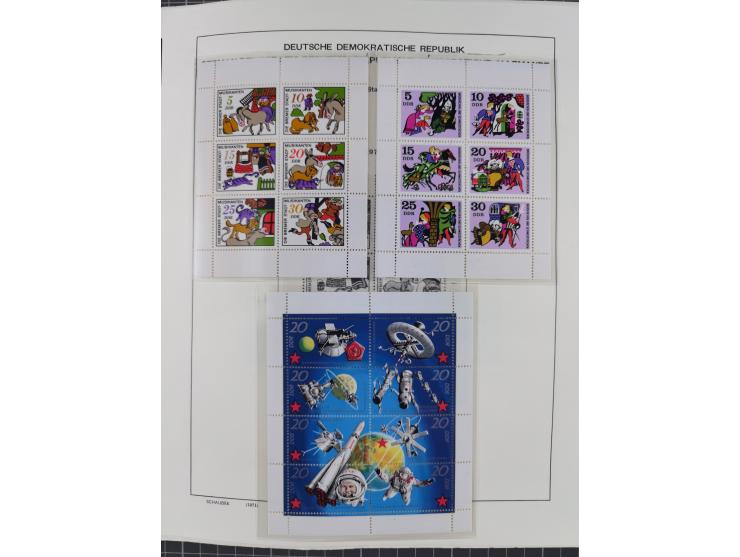 1945/90, ungebrauchte und postfrische Sammlung, oftmals komplett, dabei Bund/Berlin und DDR, DDR mit guten Dienstmarken inkl.