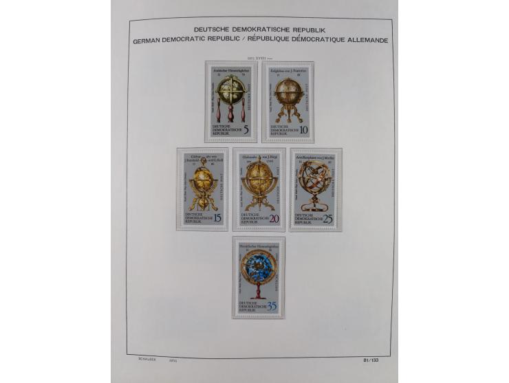 1945/90, ungebrauchte und postfrische Sammlung, oftmals komplett, dabei Bund/Berlin und DDR, DDR mit guten Dienstmarken inkl.