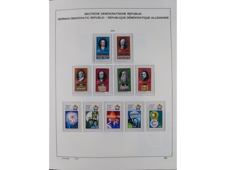 1945/90, ungebrauchte und postfrische Sammlung, oftmals komplett, dabei Bund/Berlin und DDR, DDR mit guten Dienstmarken inkl.