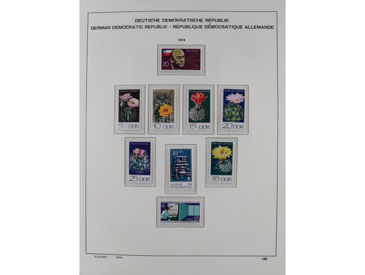 1945/90, ungebrauchte und postfrische Sammlung, oftmals komplett, dabei Bund/Berlin und DDR, DDR mit guten Dienstmarken inkl.