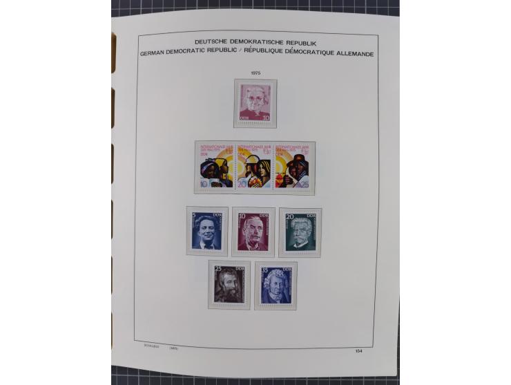 1945/90, ungebrauchte und postfrische Sammlung, oftmals komplett, dabei Bund/Berlin und DDR, DDR mit guten Dienstmarken inkl.