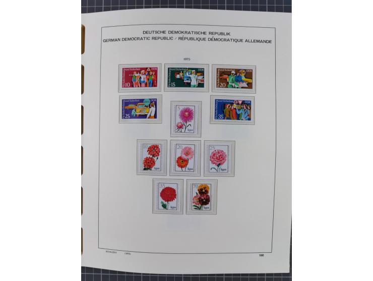 1945/90, ungebrauchte und postfrische Sammlung, oftmals komplett, dabei Bund/Berlin und DDR, DDR mit guten Dienstmarken inkl.