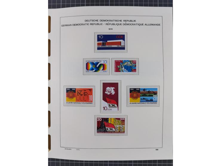 1945/90, ungebrauchte und postfrische Sammlung, oftmals komplett, dabei Bund/Berlin und DDR, DDR mit guten Dienstmarken inkl.