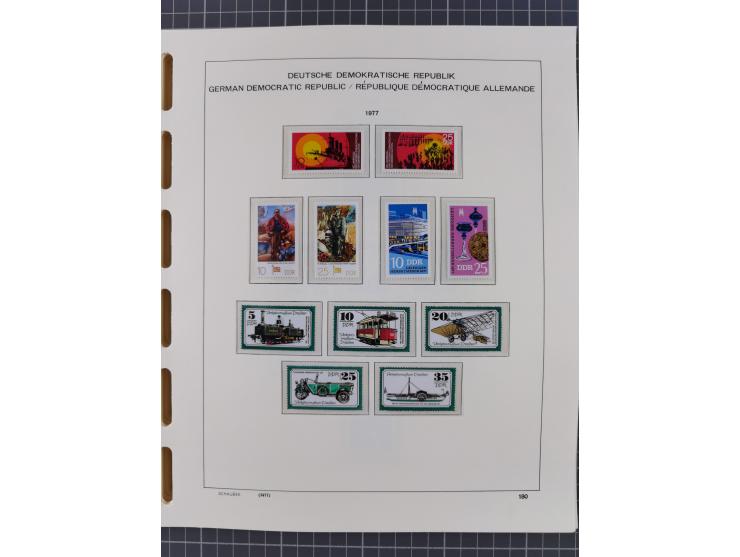 1945/90, ungebrauchte und postfrische Sammlung, oftmals komplett, dabei Bund/Berlin und DDR, DDR mit guten Dienstmarken inkl.