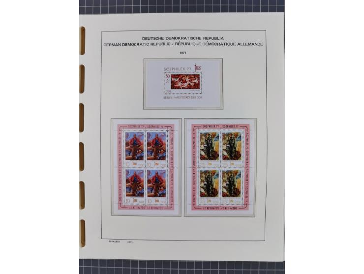 1945/90, ungebrauchte und postfrische Sammlung, oftmals komplett, dabei Bund/Berlin und DDR, DDR mit guten Dienstmarken inkl.