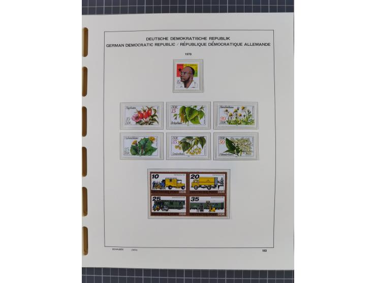 1945/90, ungebrauchte und postfrische Sammlung, oftmals komplett, dabei Bund/Berlin und DDR, DDR mit guten Dienstmarken inkl.