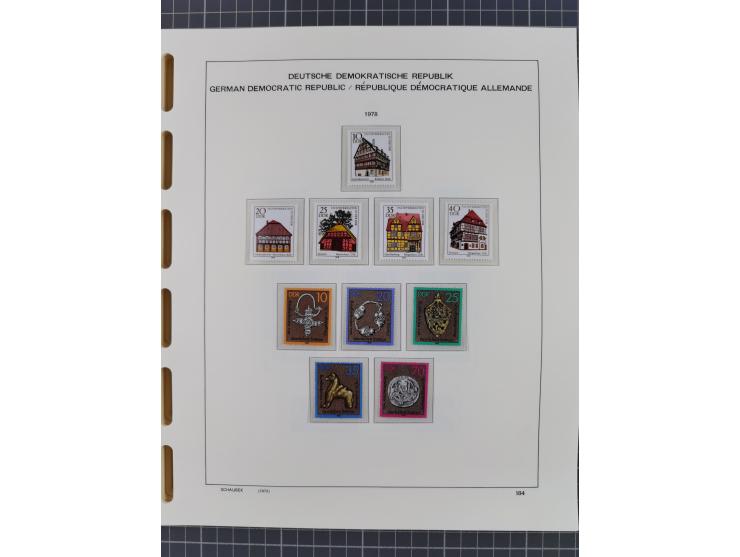 1945/90, ungebrauchte und postfrische Sammlung, oftmals komplett, dabei Bund/Berlin und DDR, DDR mit guten Dienstmarken inkl.