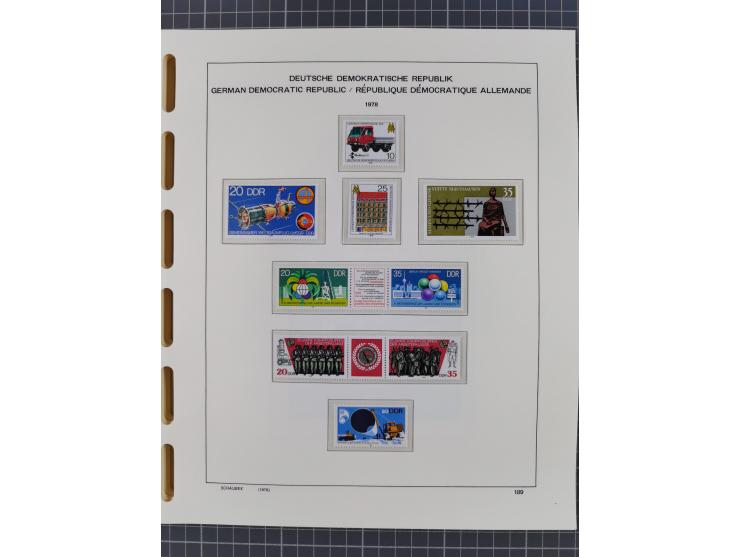 1945/90, ungebrauchte und postfrische Sammlung, oftmals komplett, dabei Bund/Berlin und DDR, DDR mit guten Dienstmarken inkl.