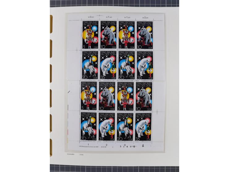 1945/90, ungebrauchte und postfrische Sammlung, oftmals komplett, dabei Bund/Berlin und DDR, DDR mit guten Dienstmarken inkl.