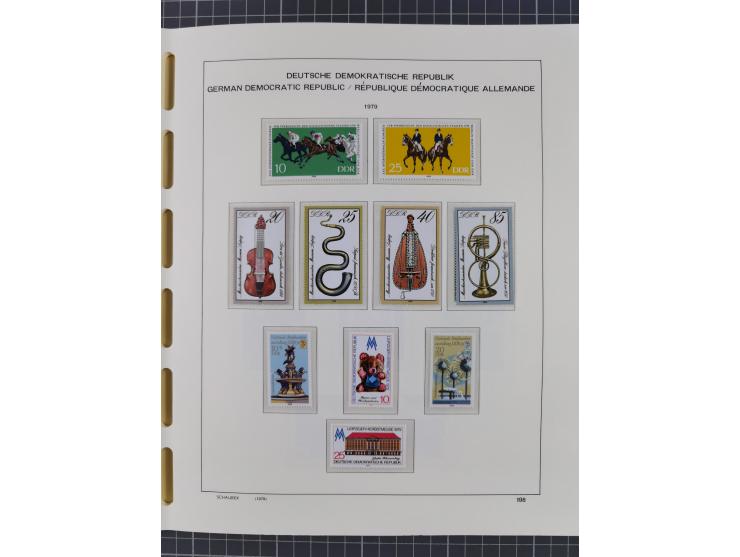 1945/90, ungebrauchte und postfrische Sammlung, oftmals komplett, dabei Bund/Berlin und DDR, DDR mit guten Dienstmarken inkl.