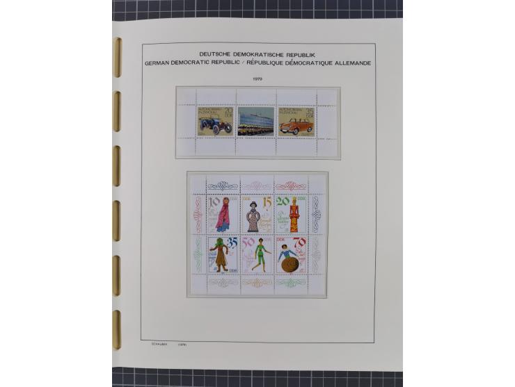 1945/90, ungebrauchte und postfrische Sammlung, oftmals komplett, dabei Bund/Berlin und DDR, DDR mit guten Dienstmarken inkl.