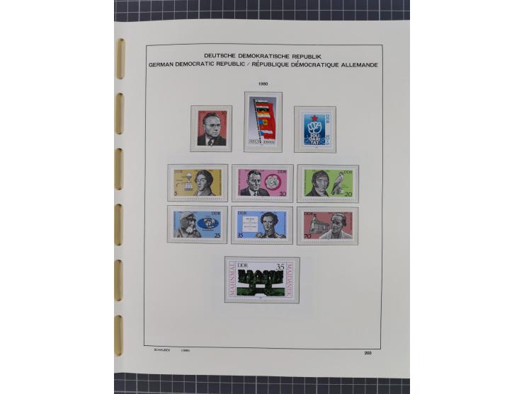 1945/90, ungebrauchte und postfrische Sammlung, oftmals komplett, dabei Bund/Berlin und DDR, DDR mit guten Dienstmarken inkl.