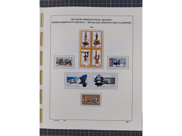 1945/90, ungebrauchte und postfrische Sammlung, oftmals komplett, dabei Bund/Berlin und DDR, DDR mit guten Dienstmarken inkl.