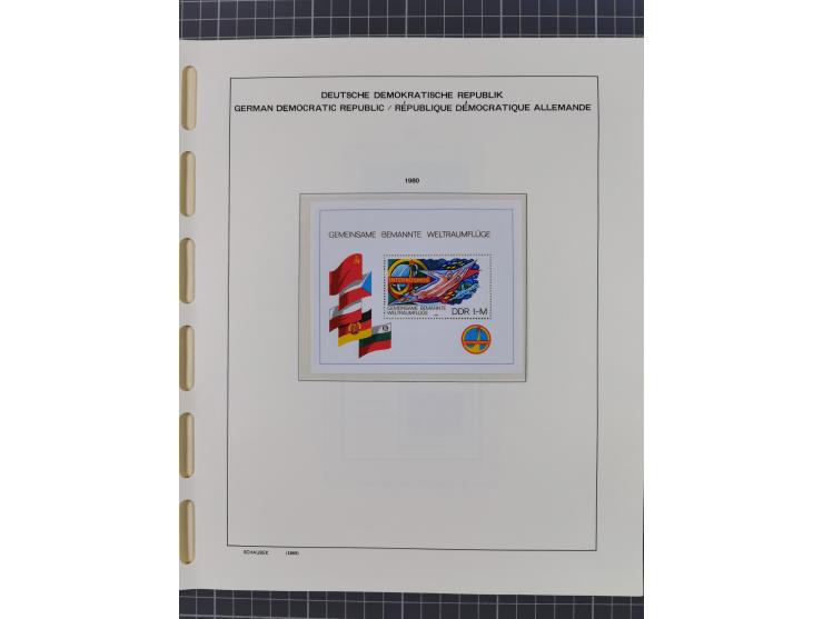 1945/90, ungebrauchte und postfrische Sammlung, oftmals komplett, dabei Bund/Berlin und DDR, DDR mit guten Dienstmarken inkl.