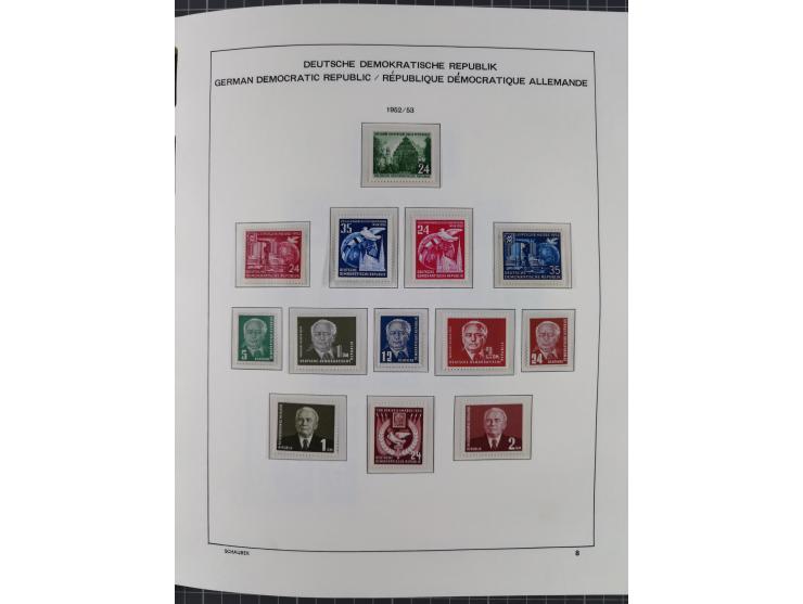 1945/90, ungebrauchte und postfrische Sammlung, oftmals komplett, dabei Bund/Berlin und DDR, DDR mit guten Dienstmarken inkl.
