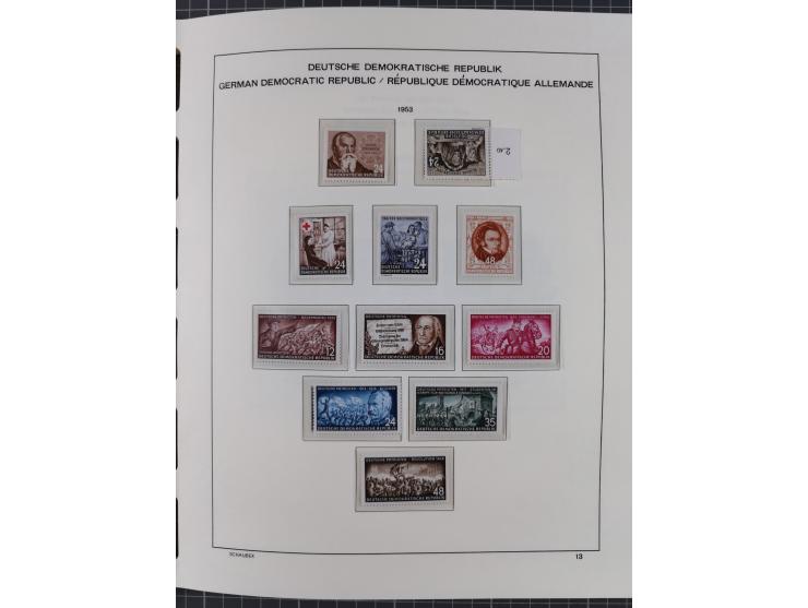 1945/90, ungebrauchte und postfrische Sammlung, oftmals komplett, dabei Bund/Berlin und DDR, DDR mit guten Dienstmarken inkl.