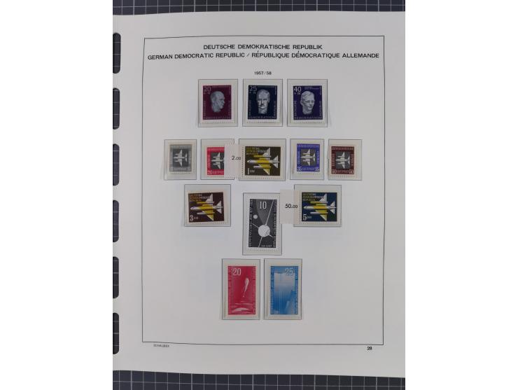 1945/90, ungebrauchte und postfrische Sammlung, oftmals komplett, dabei Bund/Berlin und DDR, DDR mit guten Dienstmarken inkl.