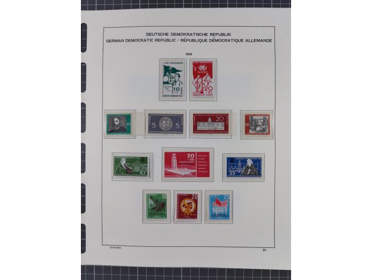 1945/90, ungebrauchte und postfrische Sammlung, oftmals komplett, dabei Bund/Berlin und DDR, DDR mit guten Dienstmarken inkl.