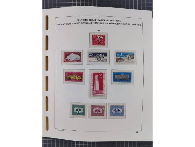 1945/90, ungebrauchte und postfrische Sammlung, oftmals komplett, dabei Bund/Berlin und DDR, DDR mit guten Dienstmarken inkl.