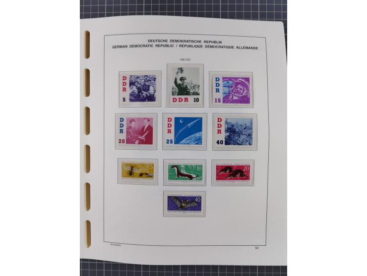 1945/90, ungebrauchte und postfrische Sammlung, oftmals komplett, dabei Bund/Berlin und DDR, DDR mit guten Dienstmarken inkl.