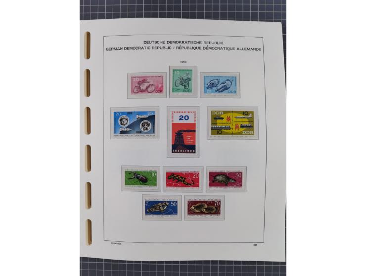 1945/90, ungebrauchte und postfrische Sammlung, oftmals komplett, dabei Bund/Berlin und DDR, DDR mit guten Dienstmarken inkl.