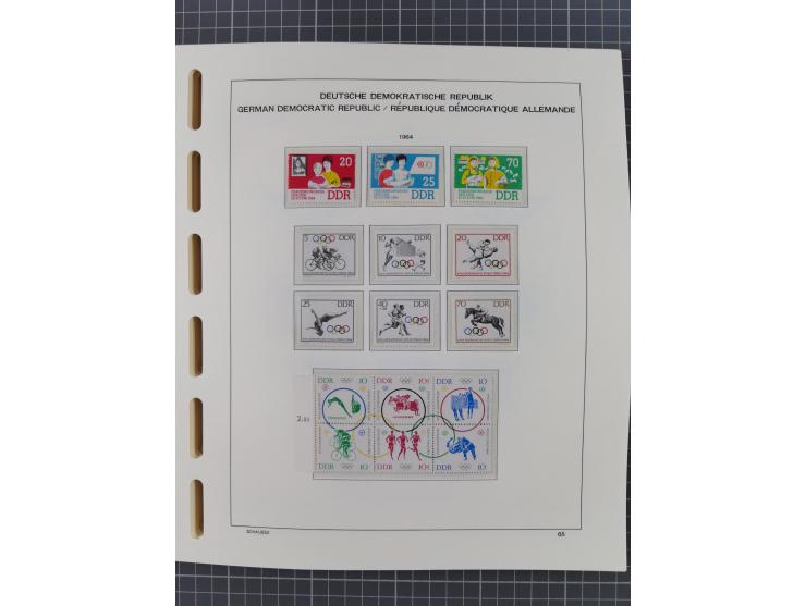 1945/90, ungebrauchte und postfrische Sammlung, oftmals komplett, dabei Bund/Berlin und DDR, DDR mit guten Dienstmarken inkl.