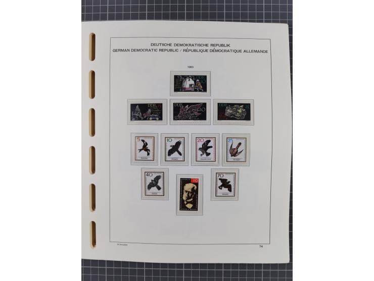 1945/90, ungebrauchte und postfrische Sammlung, oftmals komplett, dabei Bund/Berlin und DDR, DDR mit guten Dienstmarken inkl.