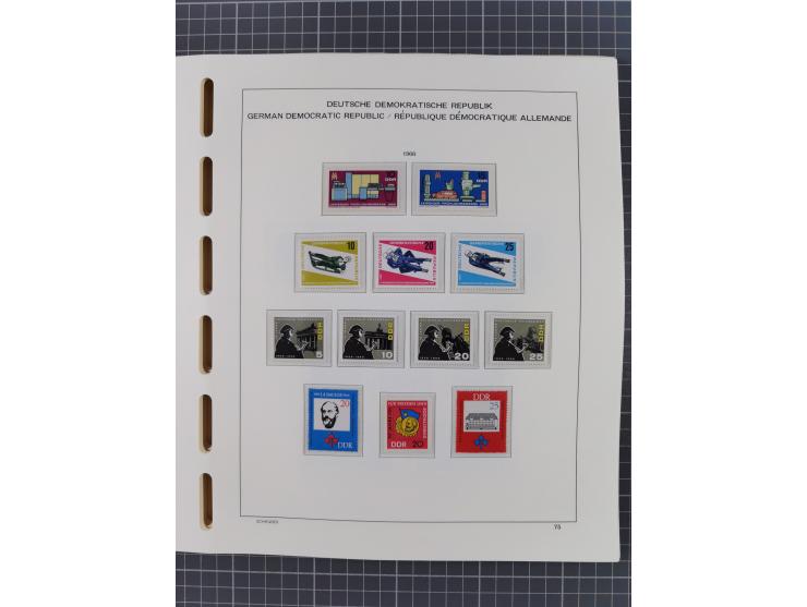 1945/90, ungebrauchte und postfrische Sammlung, oftmals komplett, dabei Bund/Berlin und DDR, DDR mit guten Dienstmarken inkl.