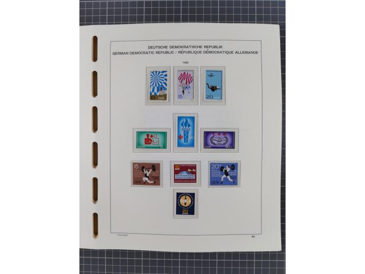 1945/90, ungebrauchte und postfrische Sammlung, oftmals komplett, dabei Bund/Berlin und DDR, DDR mit guten Dienstmarken inkl.