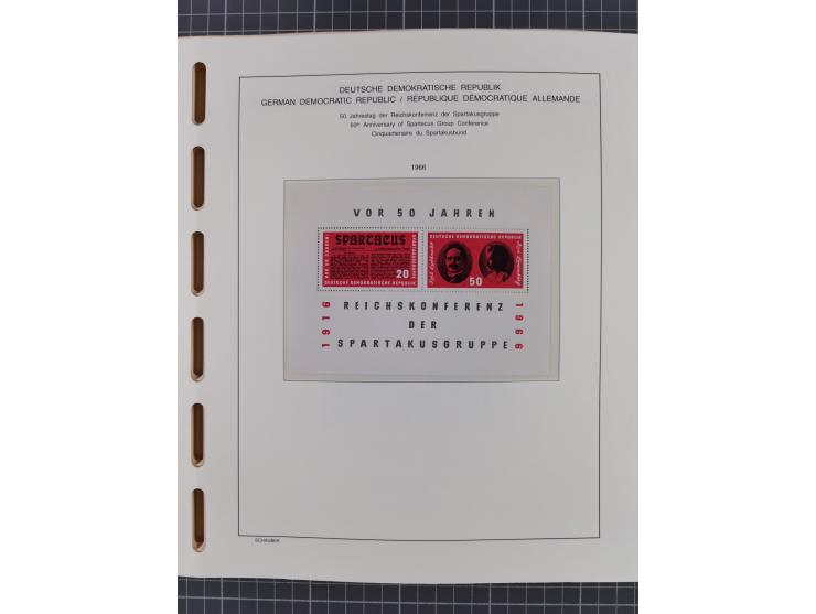 1945/90, ungebrauchte und postfrische Sammlung, oftmals komplett, dabei Bund/Berlin und DDR, DDR mit guten Dienstmarken inkl.