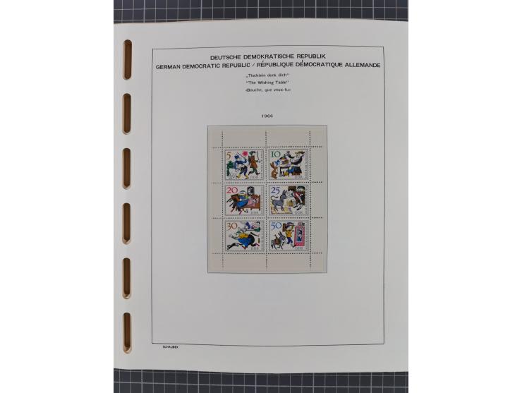 1945/90, ungebrauchte und postfrische Sammlung, oftmals komplett, dabei Bund/Berlin und DDR, DDR mit guten Dienstmarken inkl.