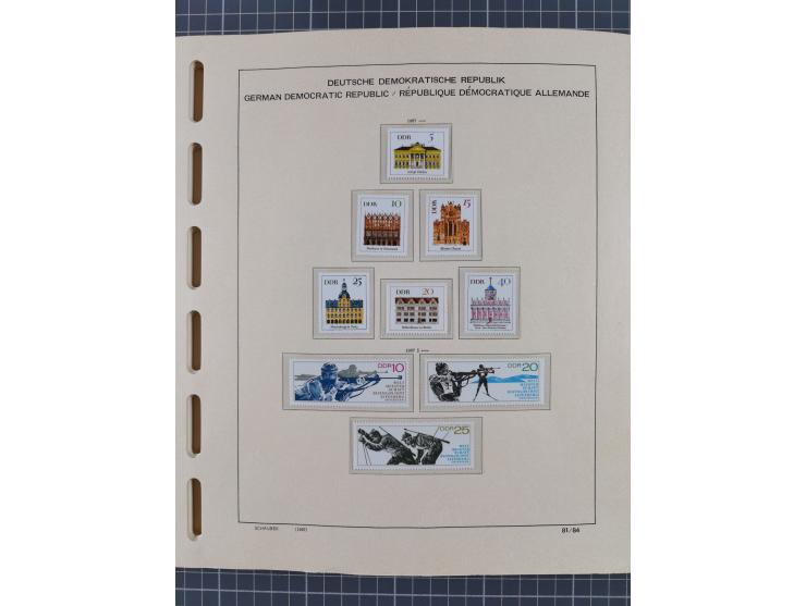 1945/90, ungebrauchte und postfrische Sammlung, oftmals komplett, dabei Bund/Berlin und DDR, DDR mit guten Dienstmarken inkl.