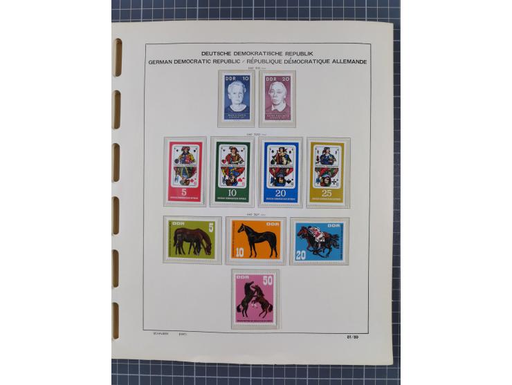 1945/90, ungebrauchte und postfrische Sammlung, oftmals komplett, dabei Bund/Berlin und DDR, DDR mit guten Dienstmarken inkl.