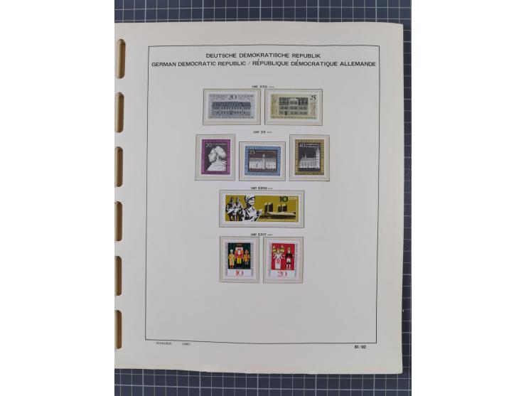 1945/90, ungebrauchte und postfrische Sammlung, oftmals komplett, dabei Bund/Berlin und DDR, DDR mit guten Dienstmarken inkl.