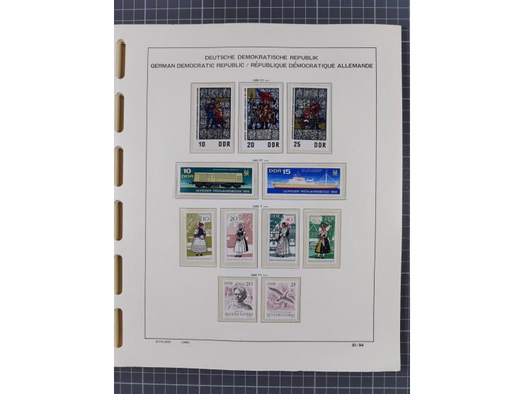 1945/90, ungebrauchte und postfrische Sammlung, oftmals komplett, dabei Bund/Berlin und DDR, DDR mit guten Dienstmarken inkl.