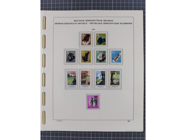 1945/90, ungebrauchte und postfrische Sammlung, oftmals komplett, dabei Bund/Berlin und DDR, DDR mit guten Dienstmarken inkl.