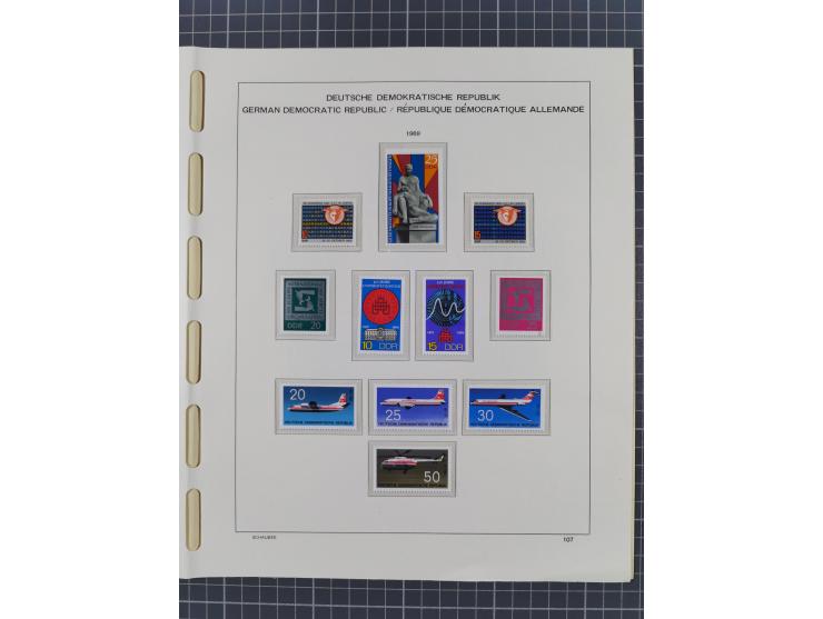 1945/90, ungebrauchte und postfrische Sammlung, oftmals komplett, dabei Bund/Berlin und DDR, DDR mit guten Dienstmarken inkl.