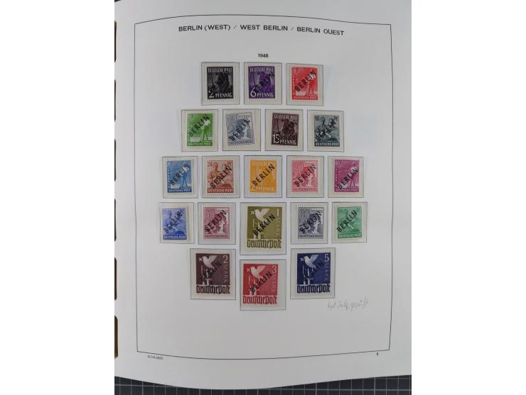 1945/90, ungebrauchte und postfrische Sammlung, oftmals komplett, dabei Bund/Berlin und DDR, DDR mit guten Dienstmarken inkl.