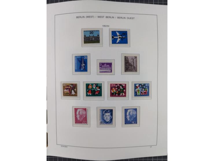 1945/90, ungebrauchte und postfrische Sammlung, oftmals komplett, dabei Bund/Berlin und DDR, DDR mit guten Dienstmarken inkl.